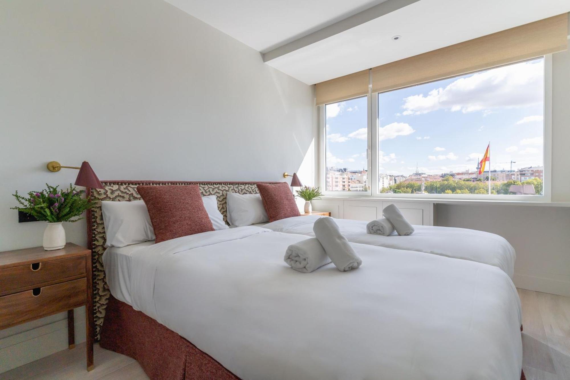 Amazing With Views To Colon-2bdr 2bths Apartment Madrid