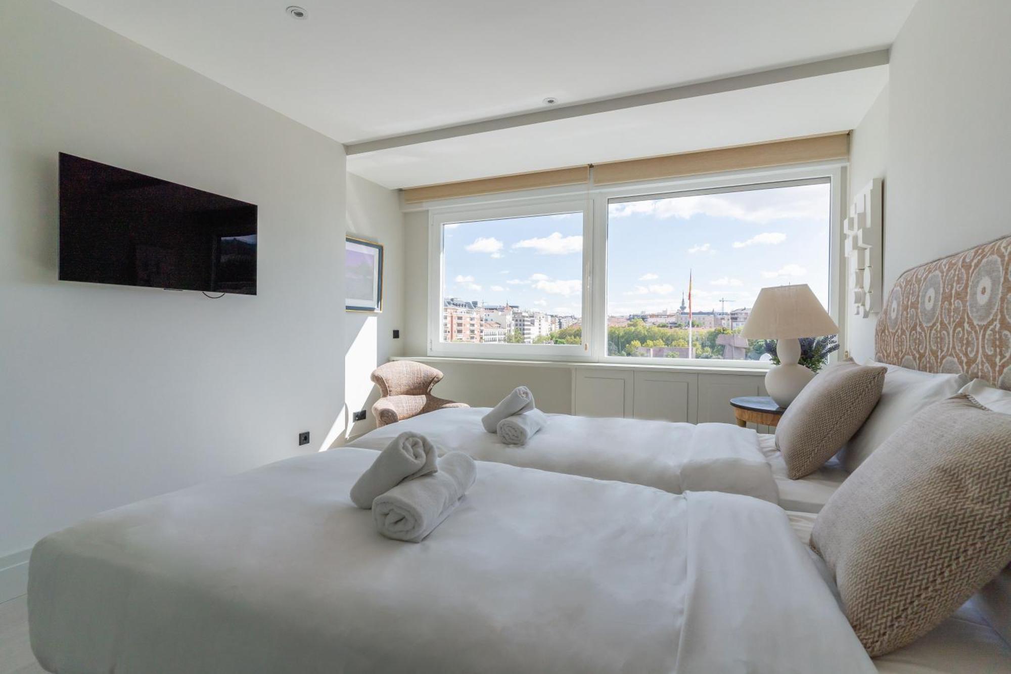 Apartment Amazing With Views To Colon-2bdr 2bths