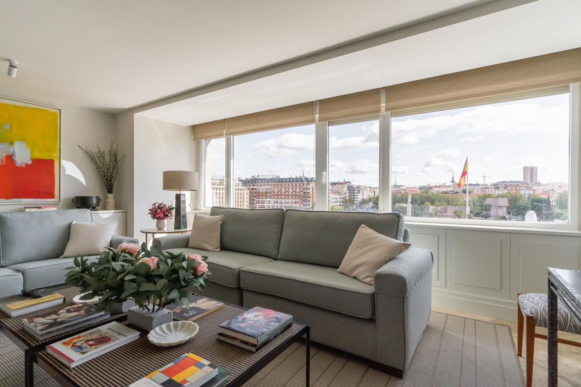 Amazing With Views To Colon-2bdr 2bths