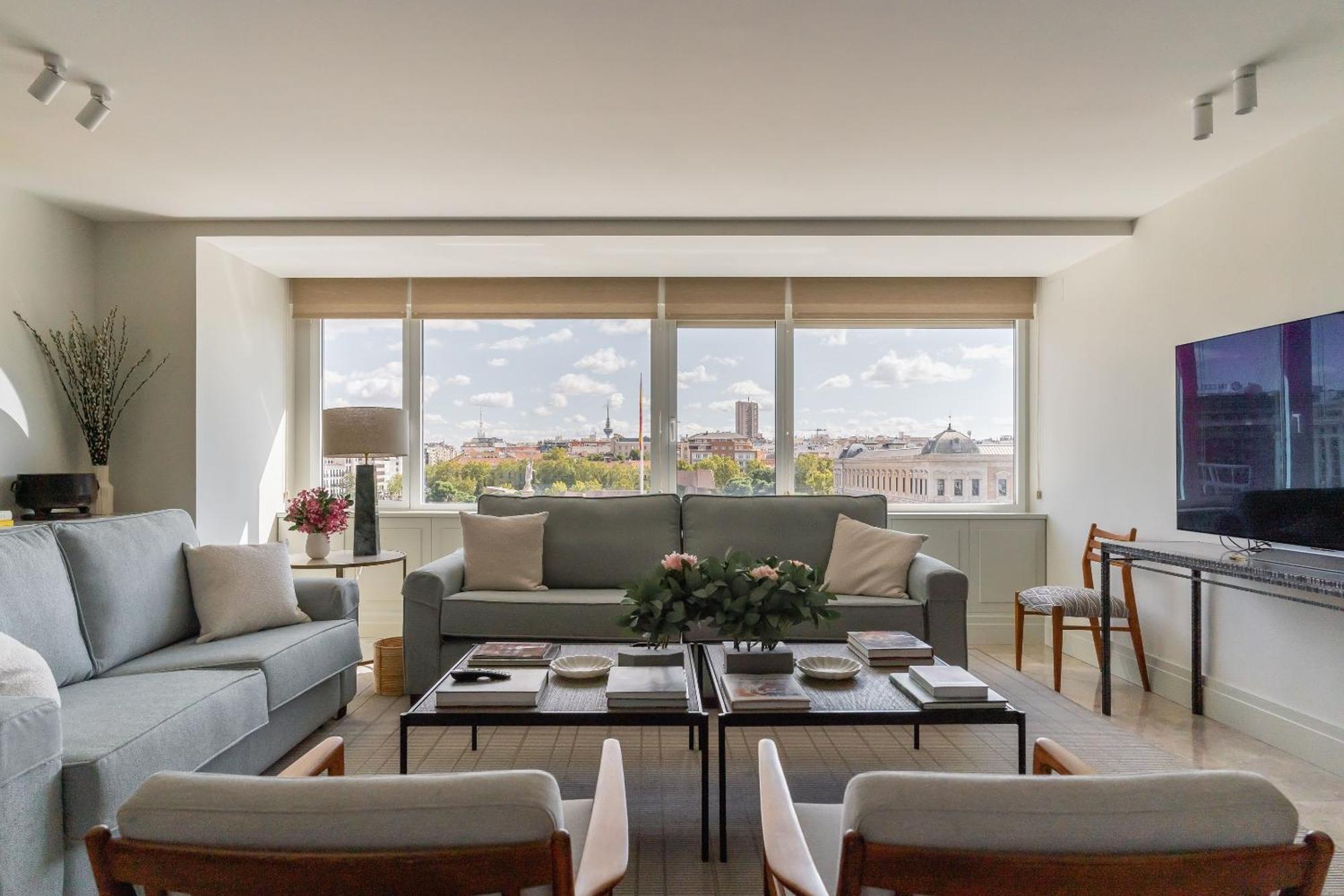 Amazing With Views To Colon-2bdr 2bths * Madrid