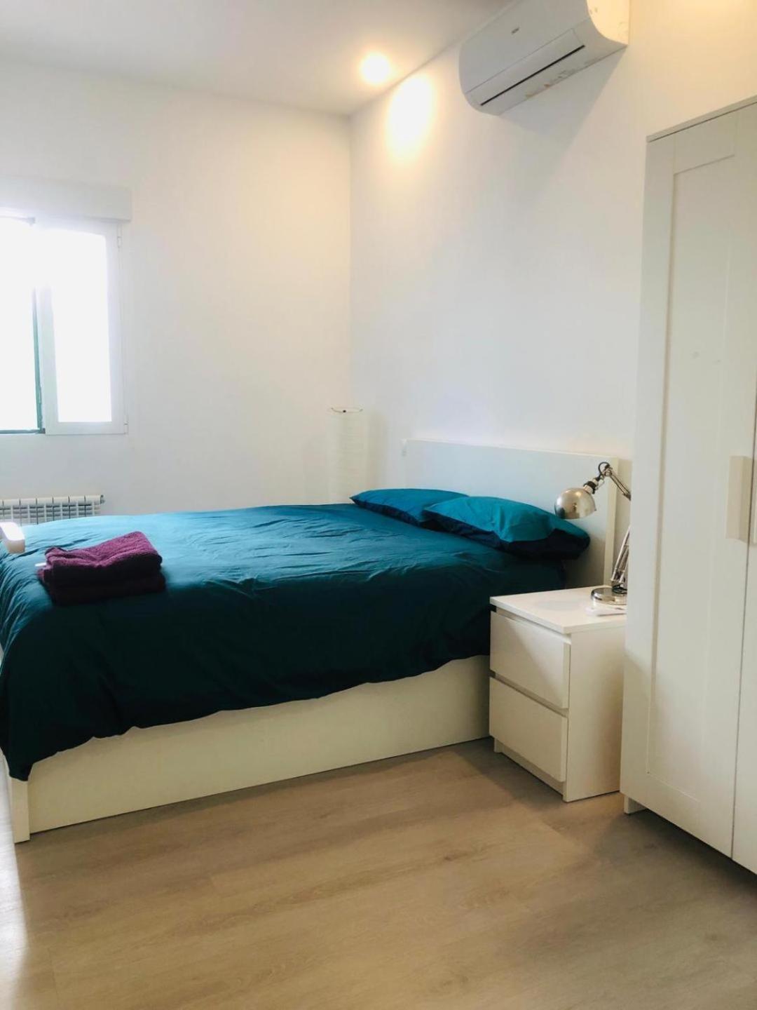 10' Walk To Bernabeu Max 8p, 3bedr, 1sofa, 2bath * Madrid