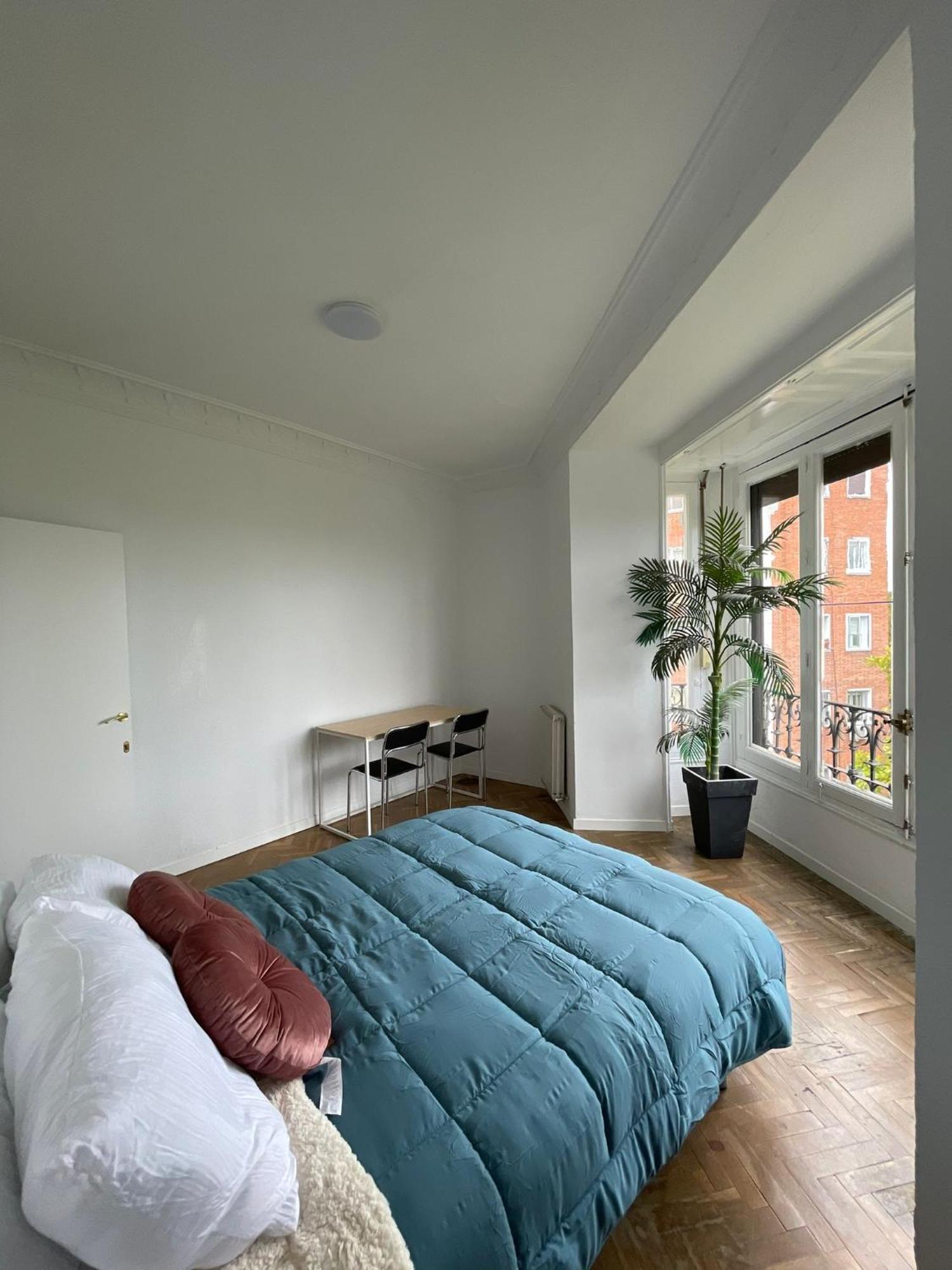 First Stop- Lope De Vega's Dream Coliving Gasthof Madrid