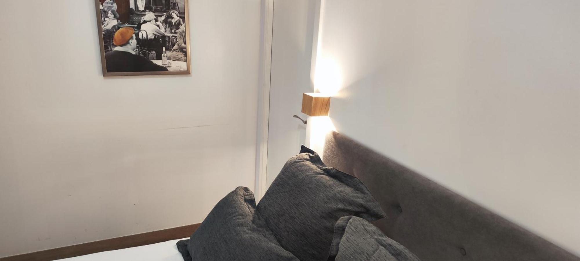 Apartment Entero Junto A Cuatro Caminos Con Licencia Del Ayto De *