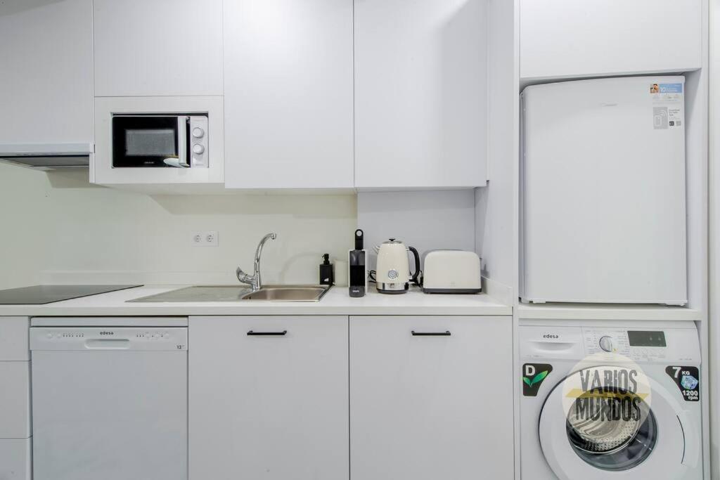 Apartamento Nuevo Y Centrico 7px En Plena Plaza Del Carmen E2 *