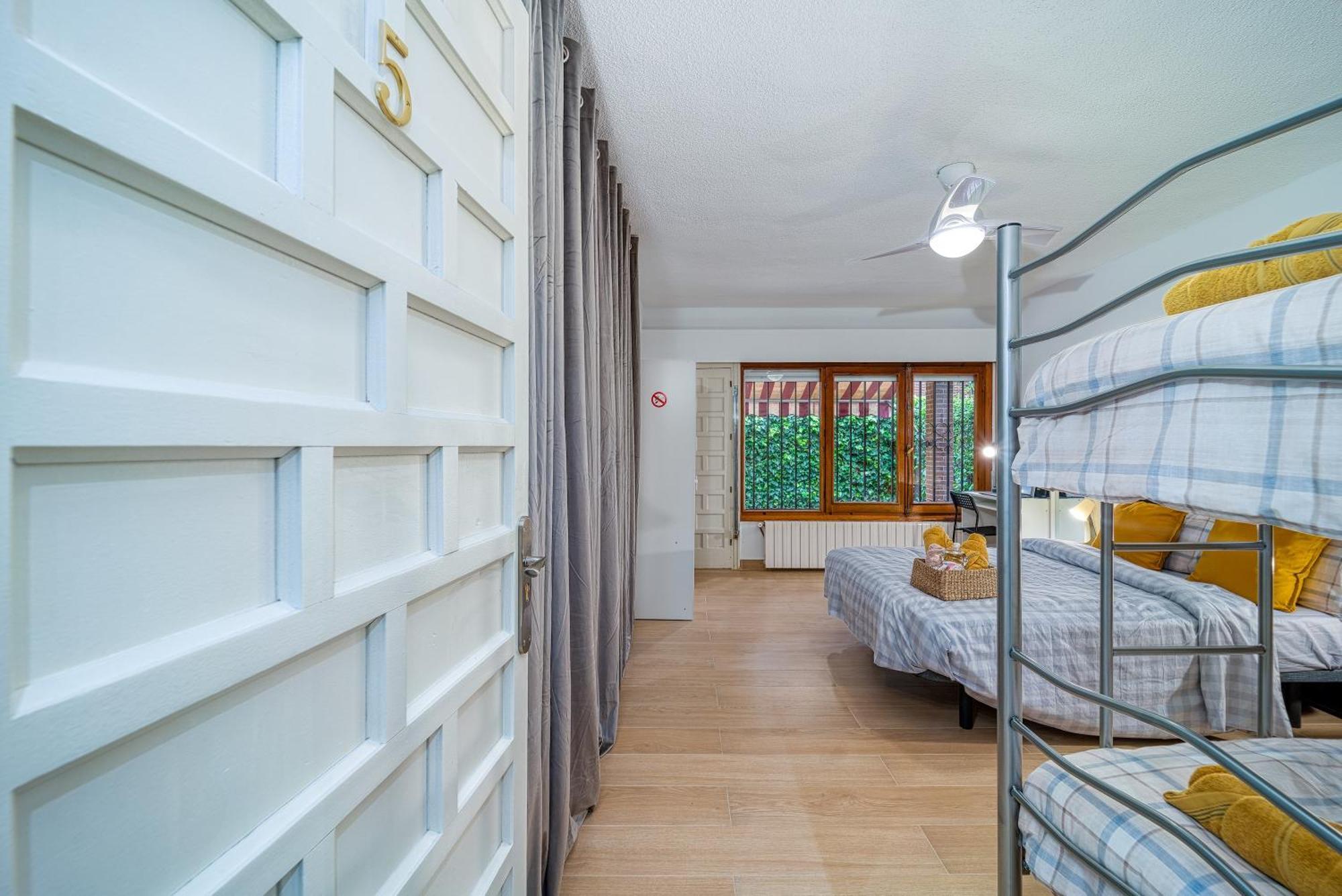 P Casacafe Calle Carlos Dubois 3 Lejlighedshotel Madrid