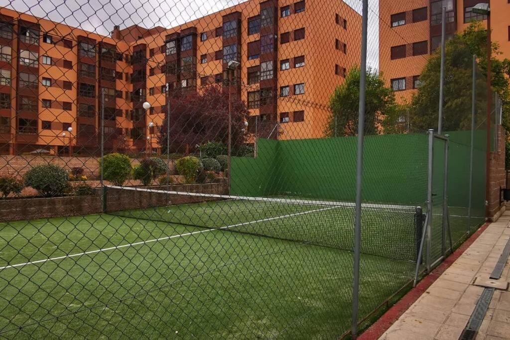 Cozy With Parking, Gym, Pool And Padel - Pirra