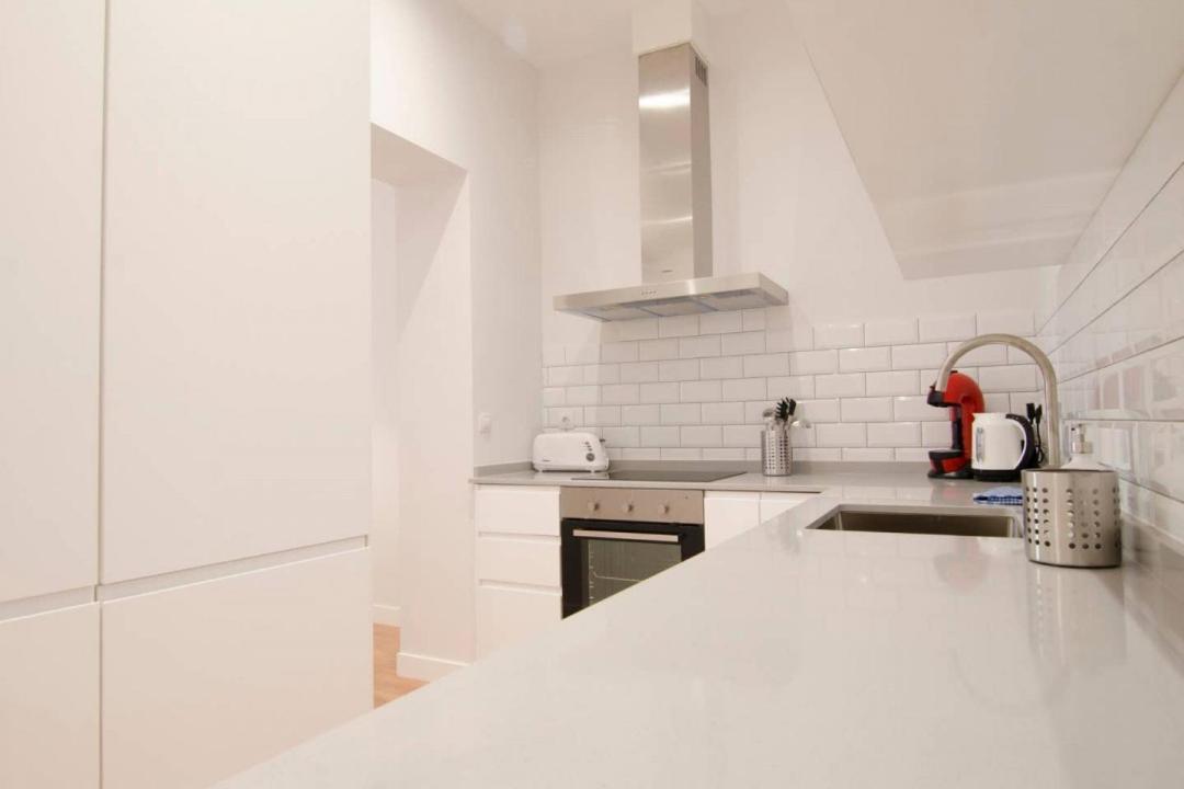 Apartment Renovated And Modern- 3bd 2bth- Anton Martin Madrid