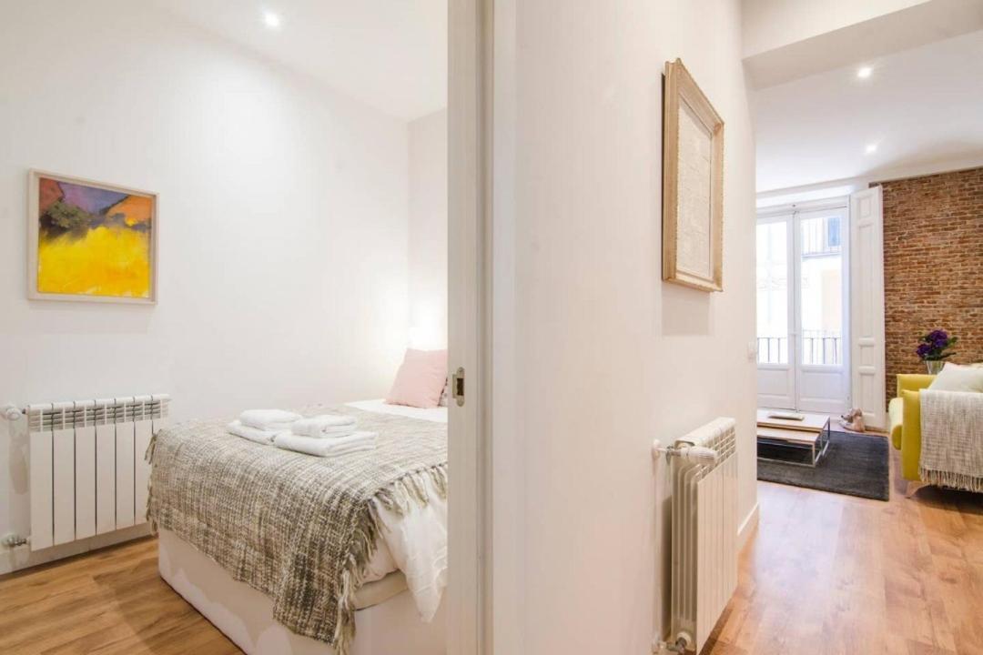 Apartment Renovated And Modern- 3bd 2bth- Anton Martin