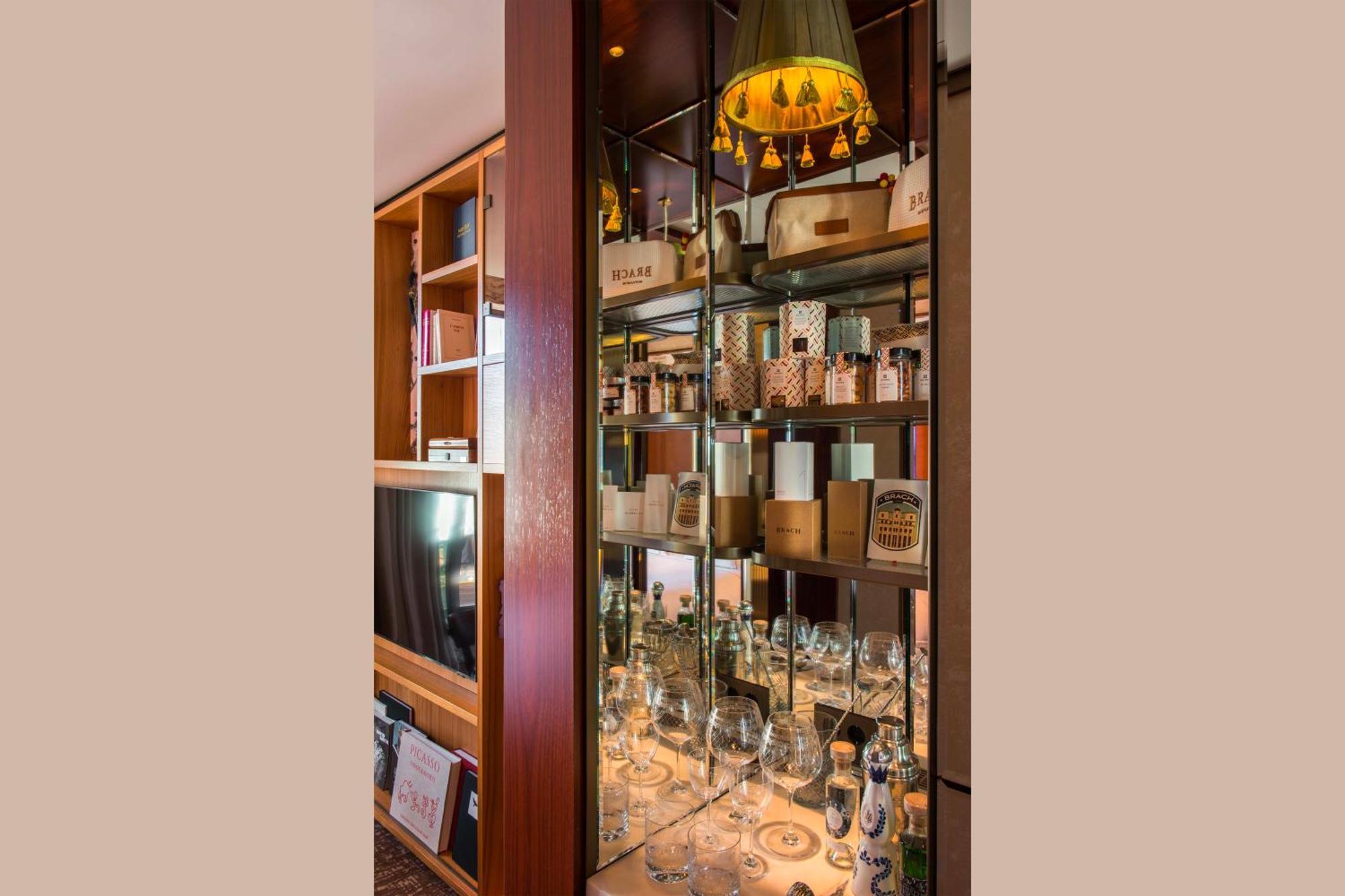 Hotel Brach - Evok Collection