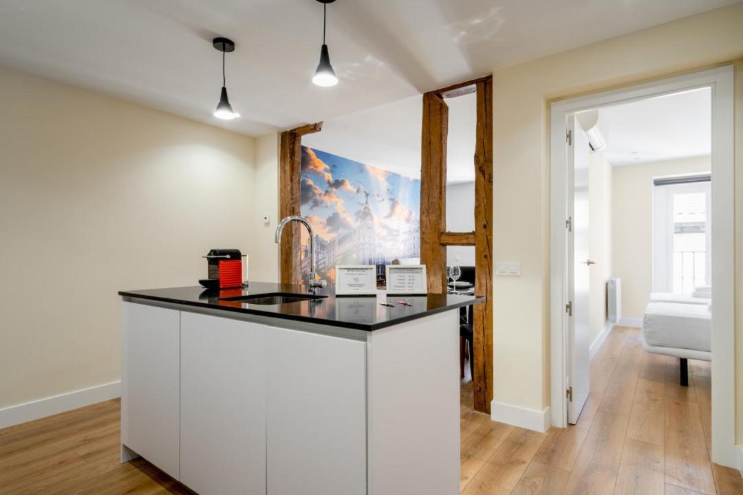 2 Bedrooms 2 Bathrooms Furnished - Malasana - Bright And Refurbished - Mintystay Apartment *