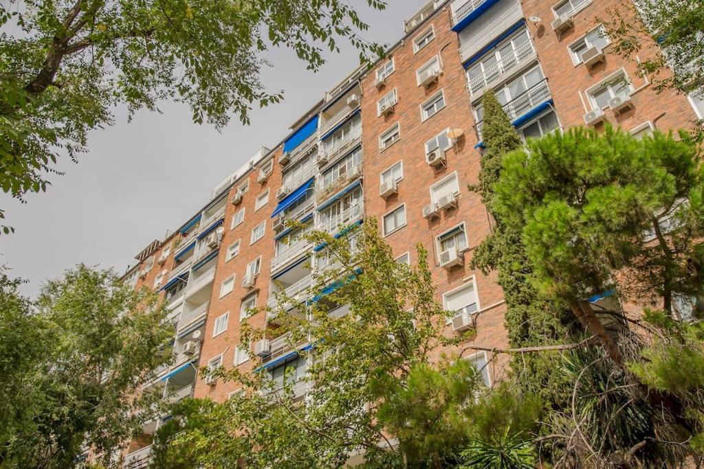 Entero Chamartin Apartment *