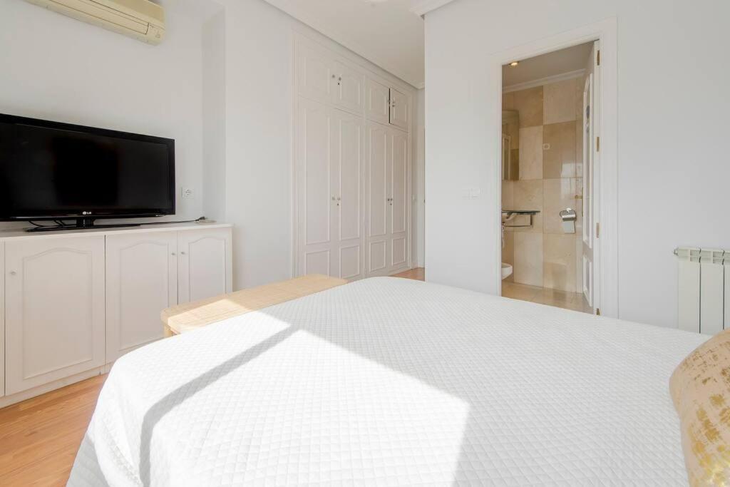 Entero Chamartin Apartment *