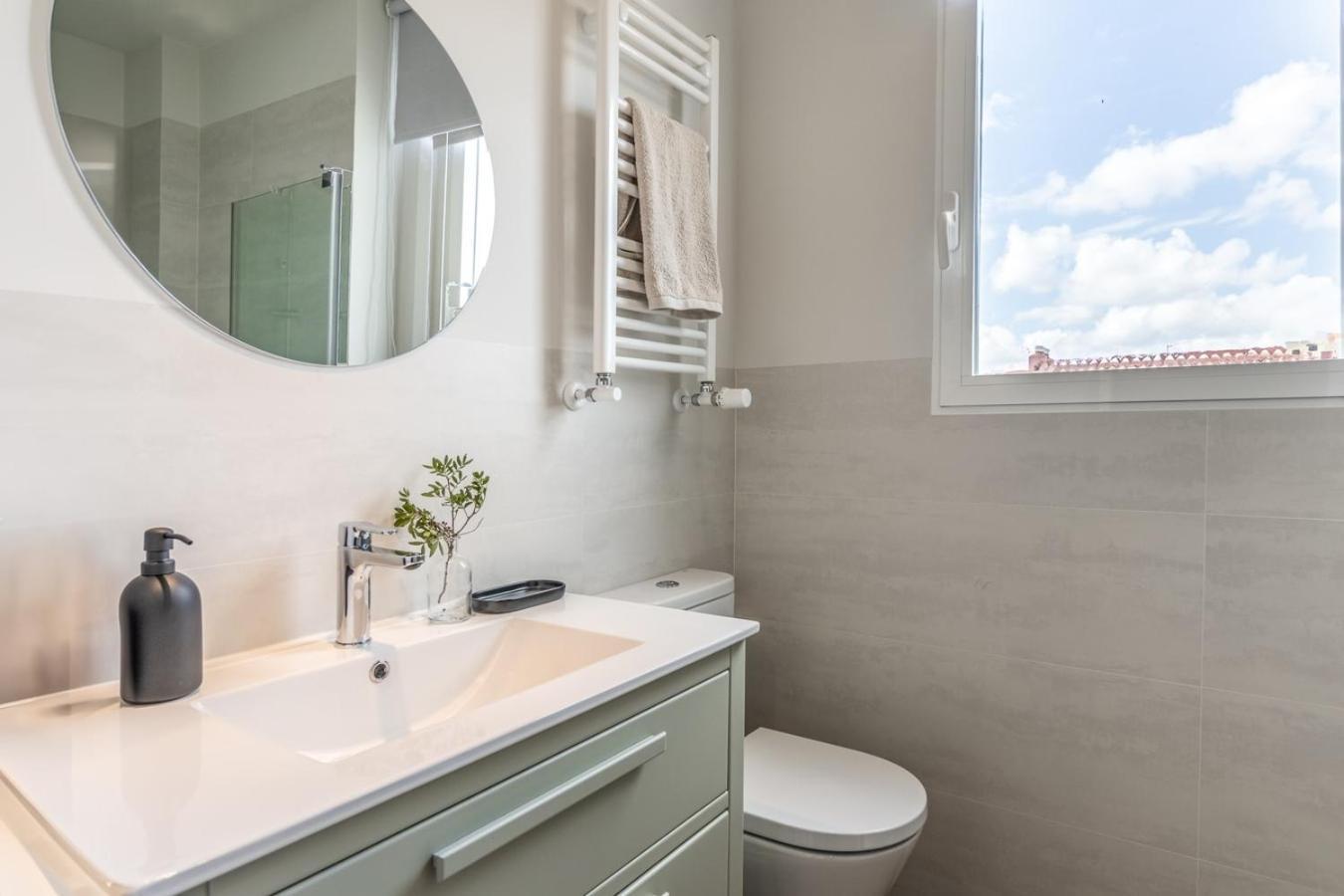 Trentola - 3 Bedroom In Malasana Apartment *
