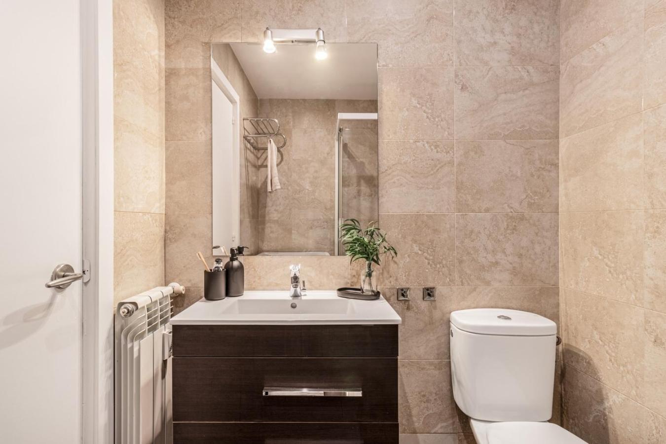 Apartment Lorca - 2 Bedrooms In Tetuan Madrid