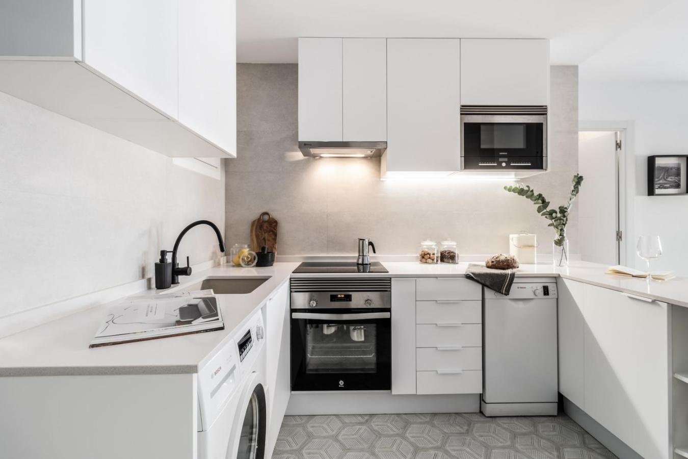 Apartment Abanico - 1 Bedroom And Pool In Chamberi Madrid