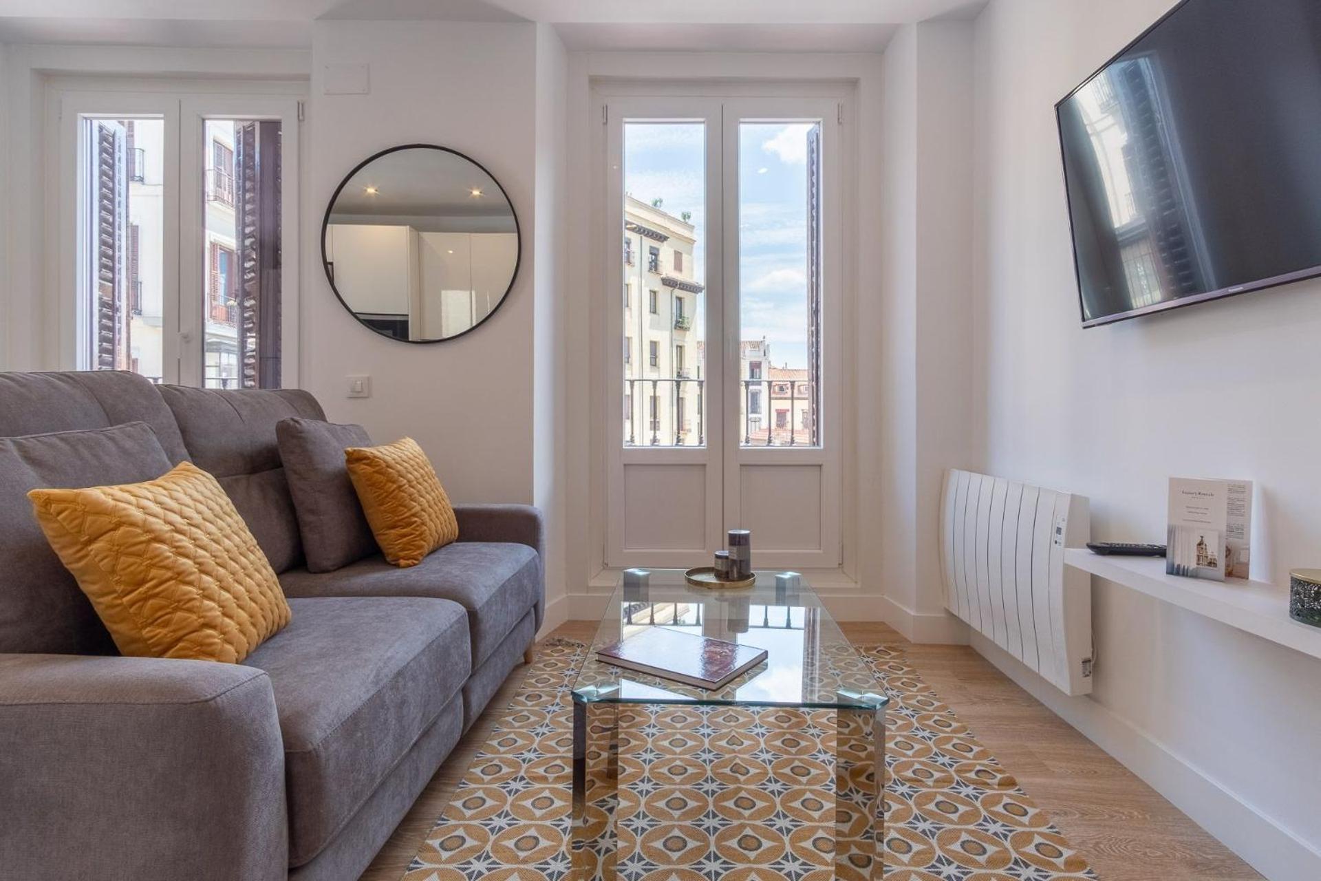 Apartment Charming For 4 Steps Away From Mercado De San Miguel , Calle Mayor Iv *