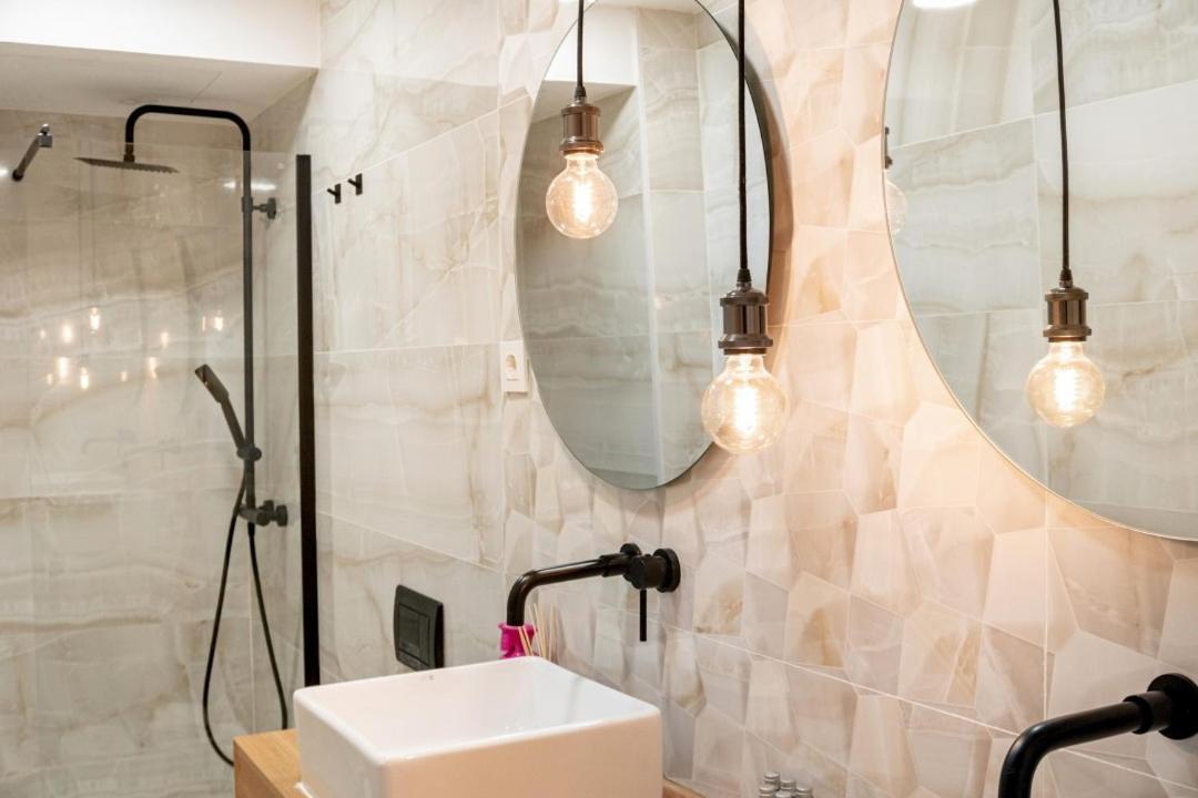 Apartment 3 Bedrooms 2 Bathrooms Furnished - Salamanca - Stylish - Mintystay *