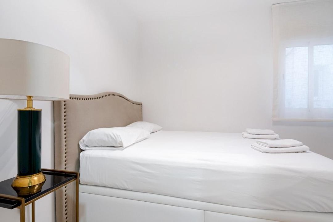 3 Bedrooms 2 Bathrooms Furnished - Salamanca - Stylish - Mintystay * Madrid