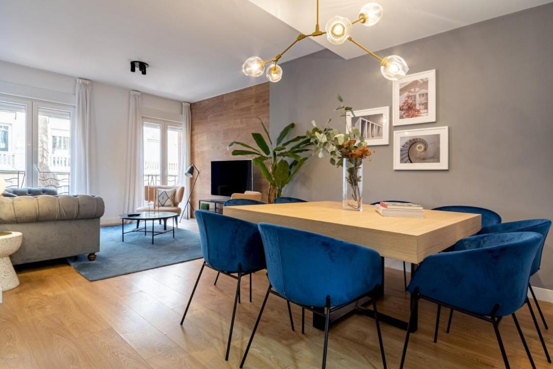 3 Bedrooms 2 Bathrooms Furnished - Salamanca - Stylish - Mintystay Apartment