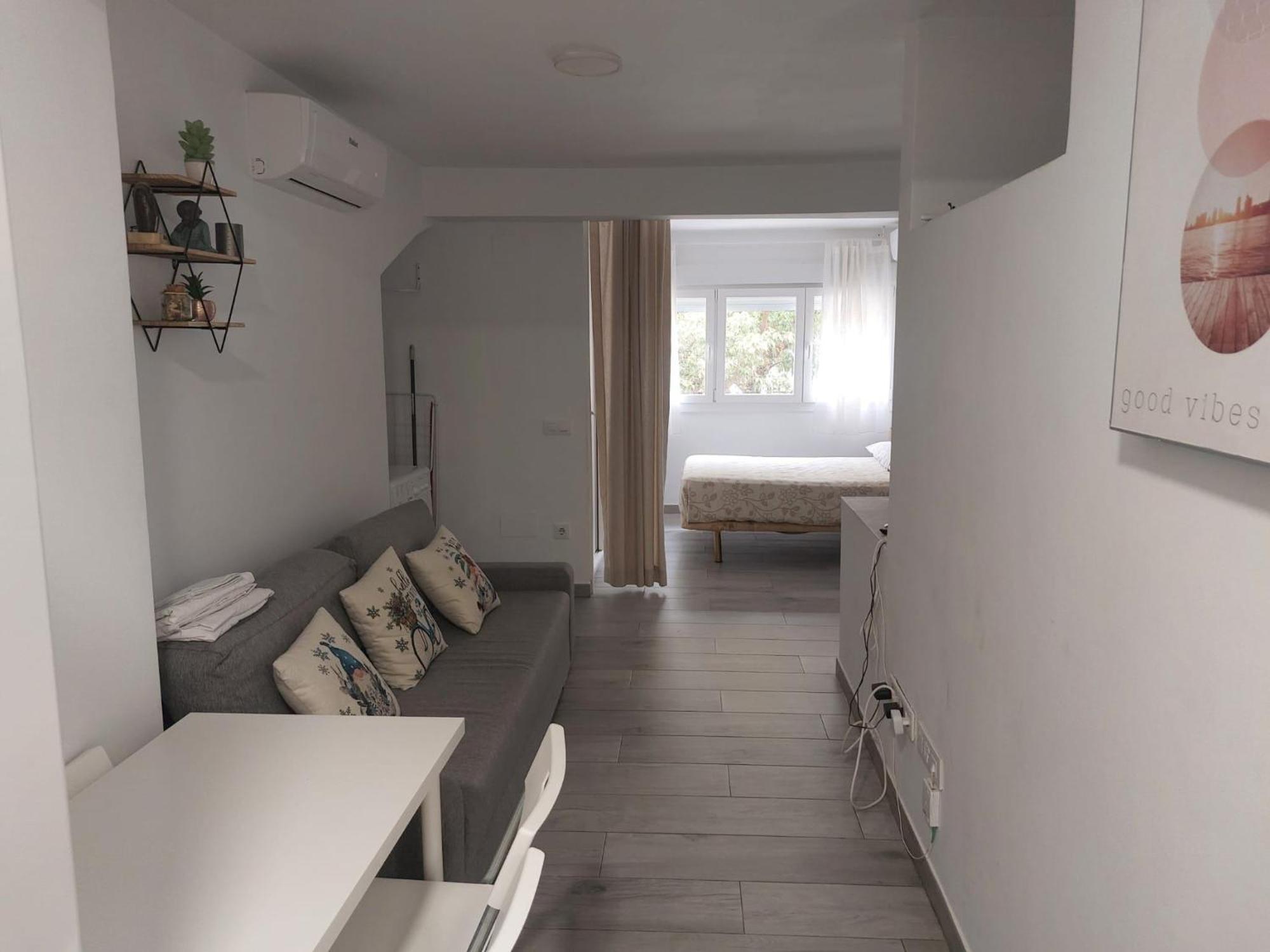Apartment Charming Up To 4 Persons 3 Min To Metro *