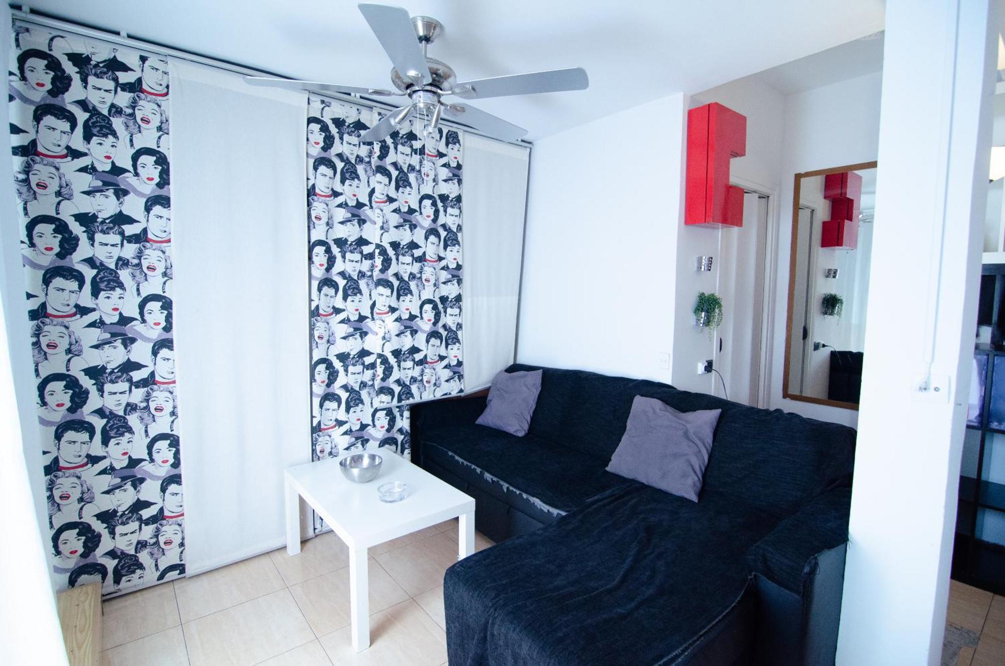 Apartment For Temporal Y Bonito Atico Con Terraza Val37 Madrid