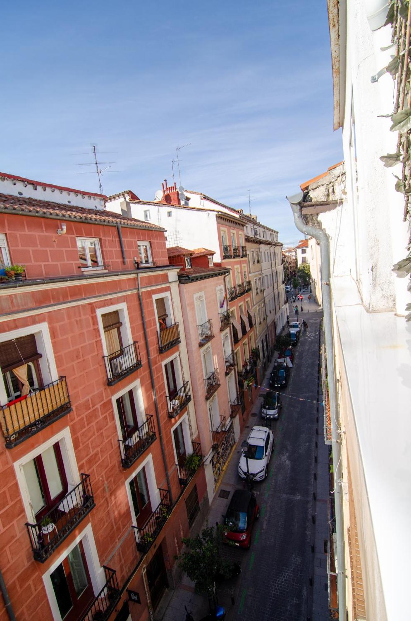 Apartment For Temporal Y Bonito Atico Con Terraza Val37