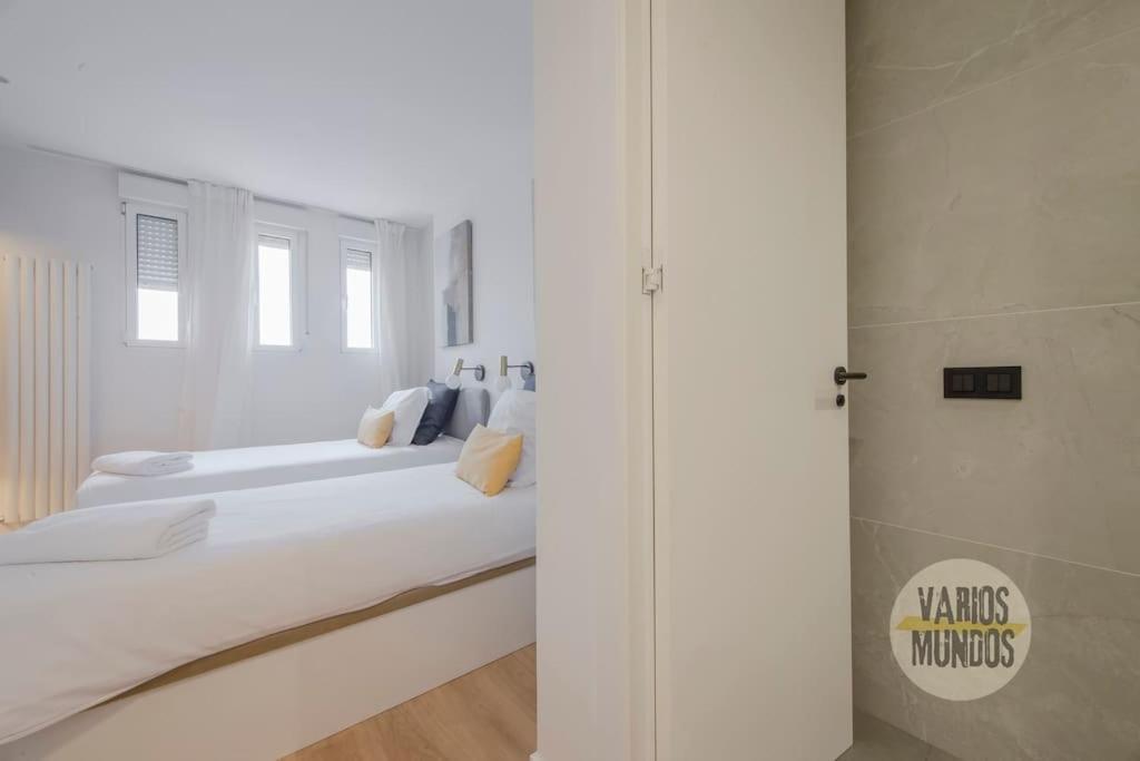 Deluxe Interior Design En La Plaza De Chueca Madri