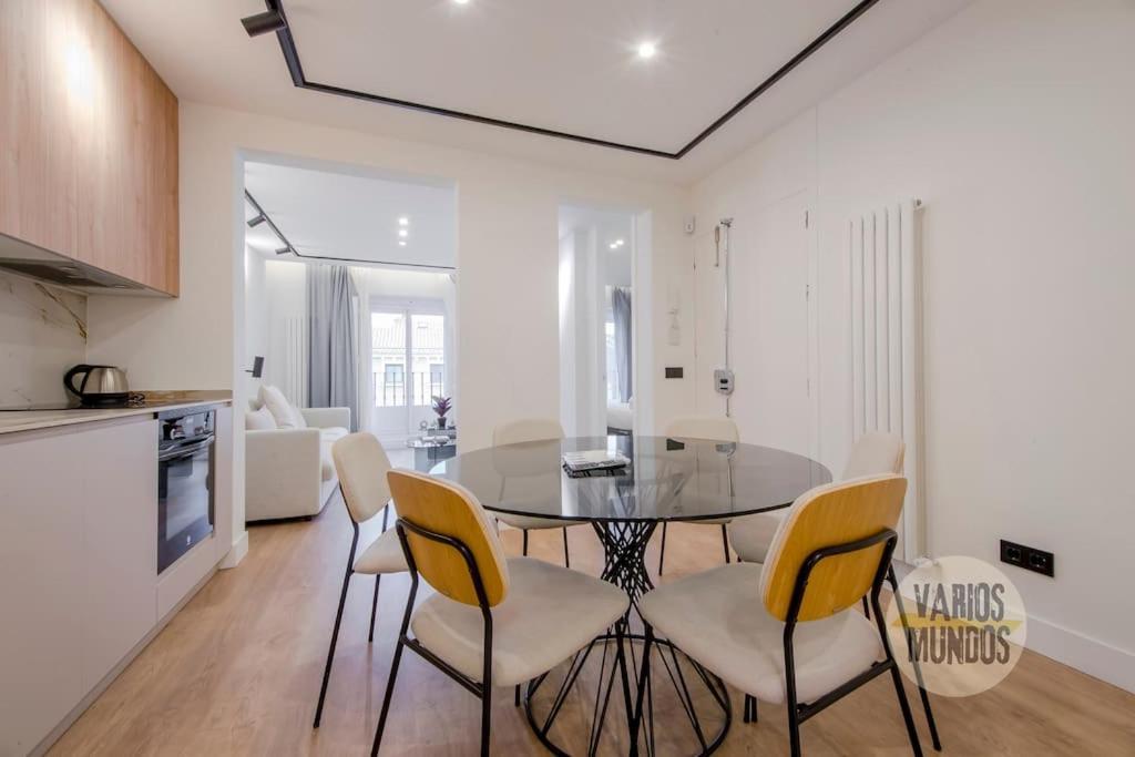 Deluxe Interior Design En La Plaza De Chueca Madri