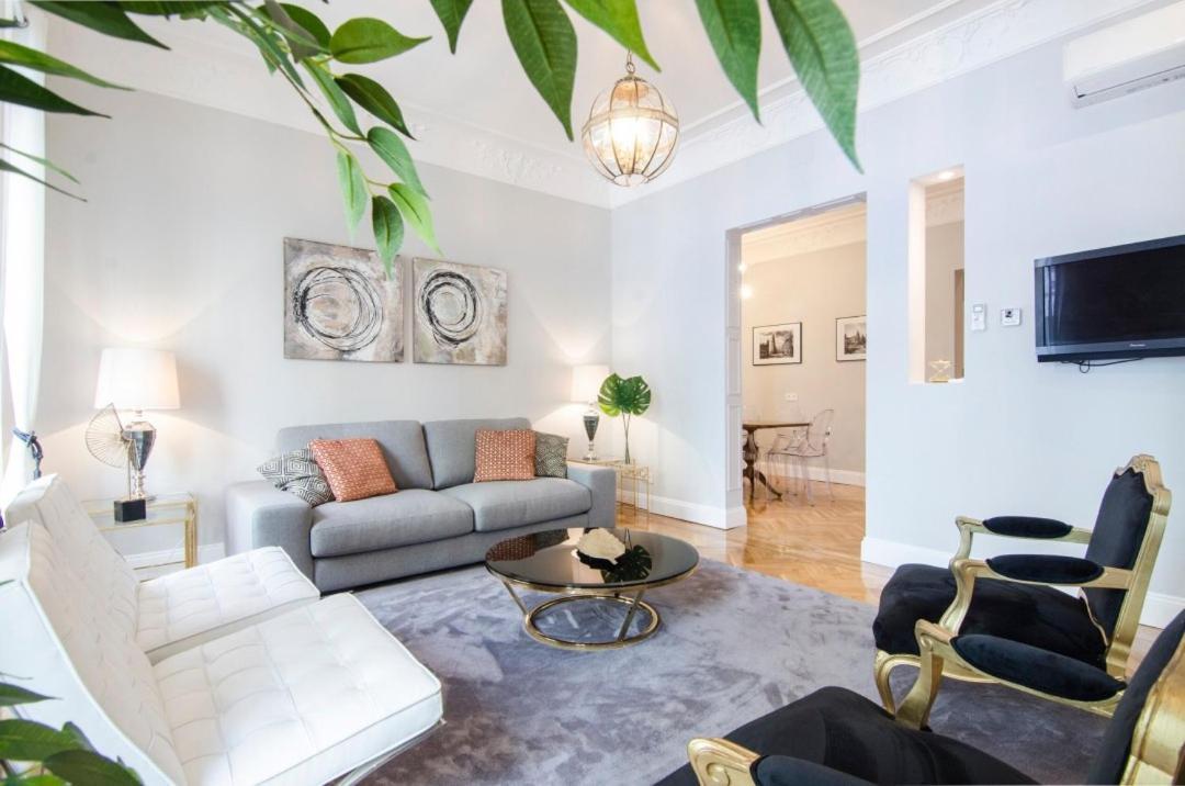 Minty - Atocha 4 Bd Apartment