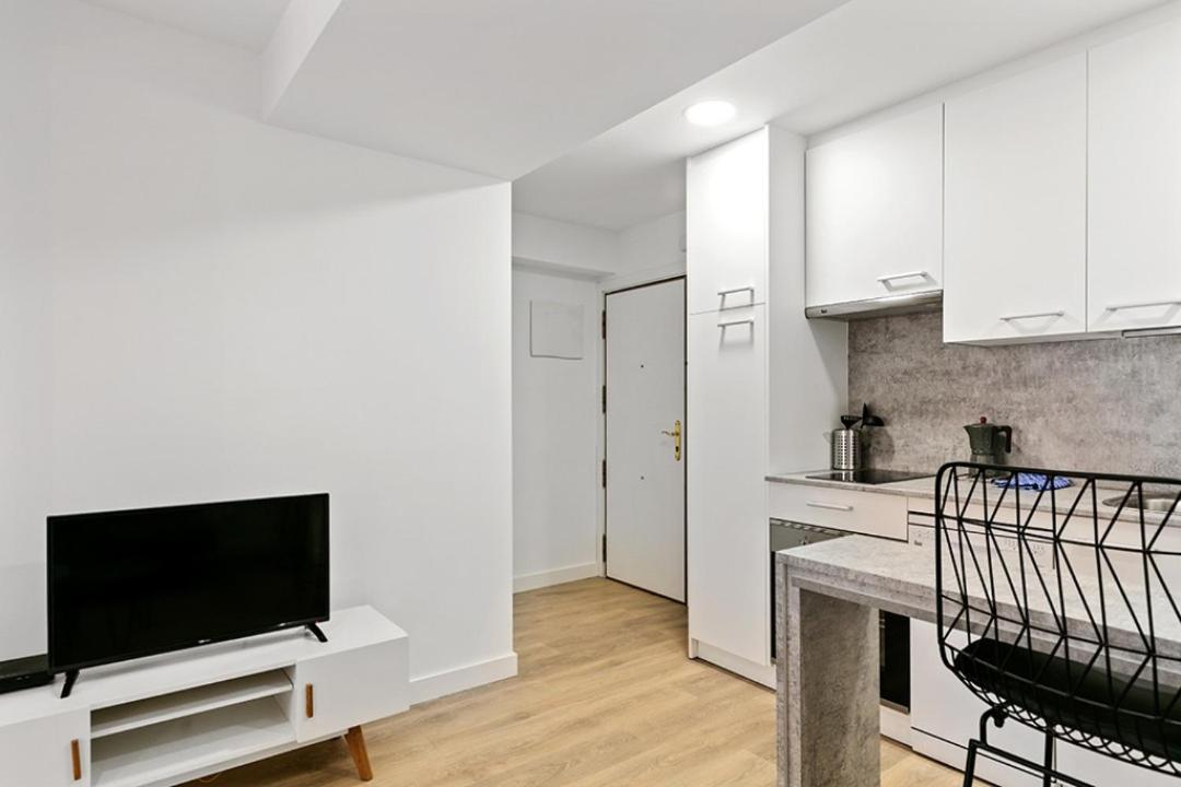 Refurnished One-bedroom Letras *