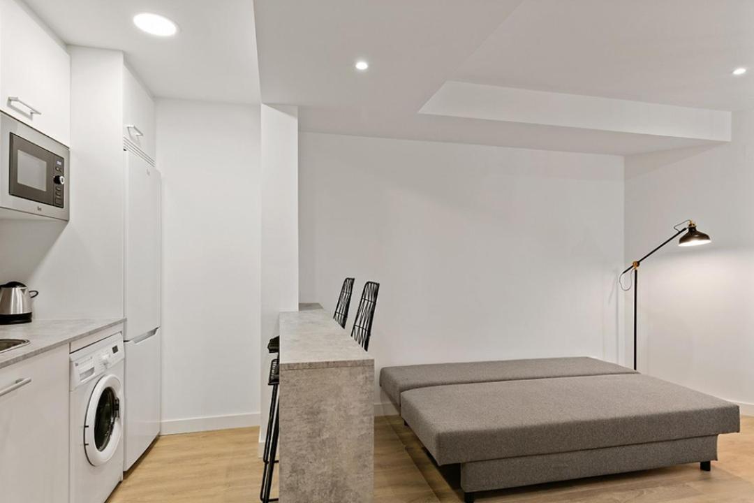 Refurnished One-bedroom Letras Apartamento