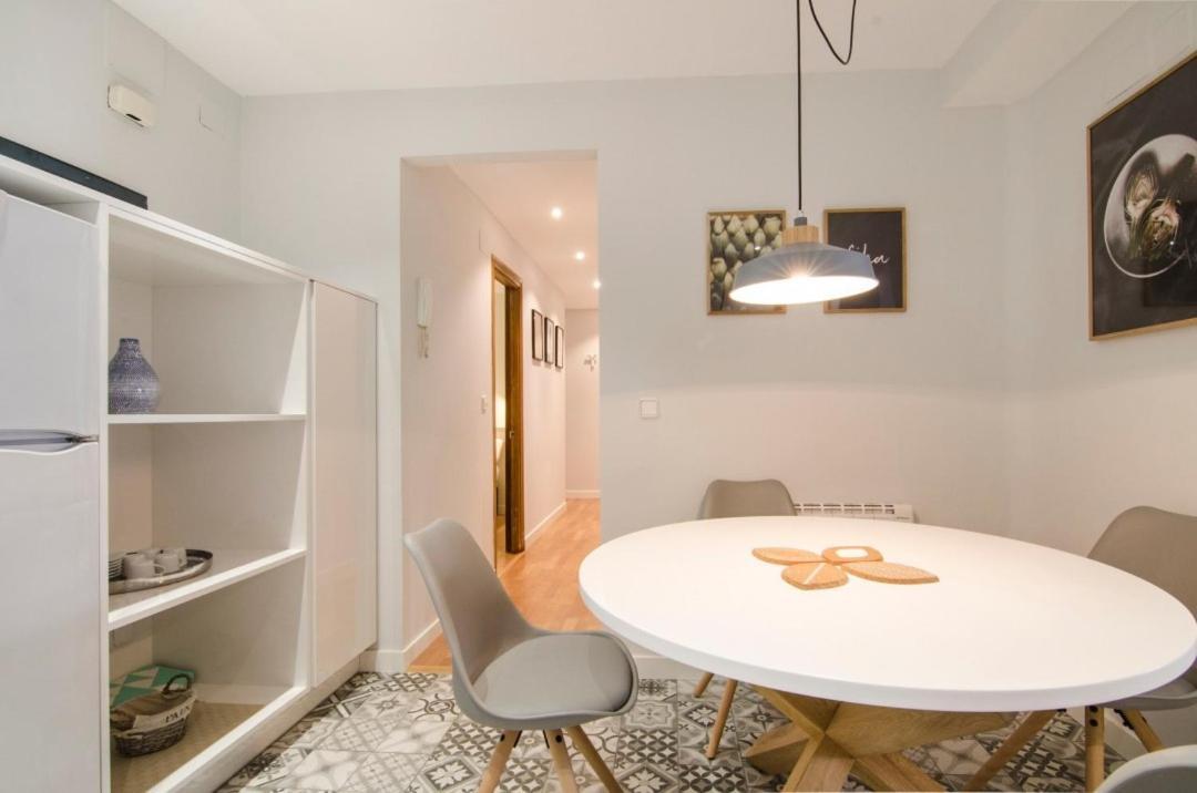 Personalized And Modern- 2 Bd 1bth- Opera Apartment *