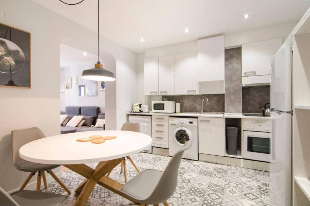 Personalized And Modern- 2 Bd 1bth- Opera Apartment