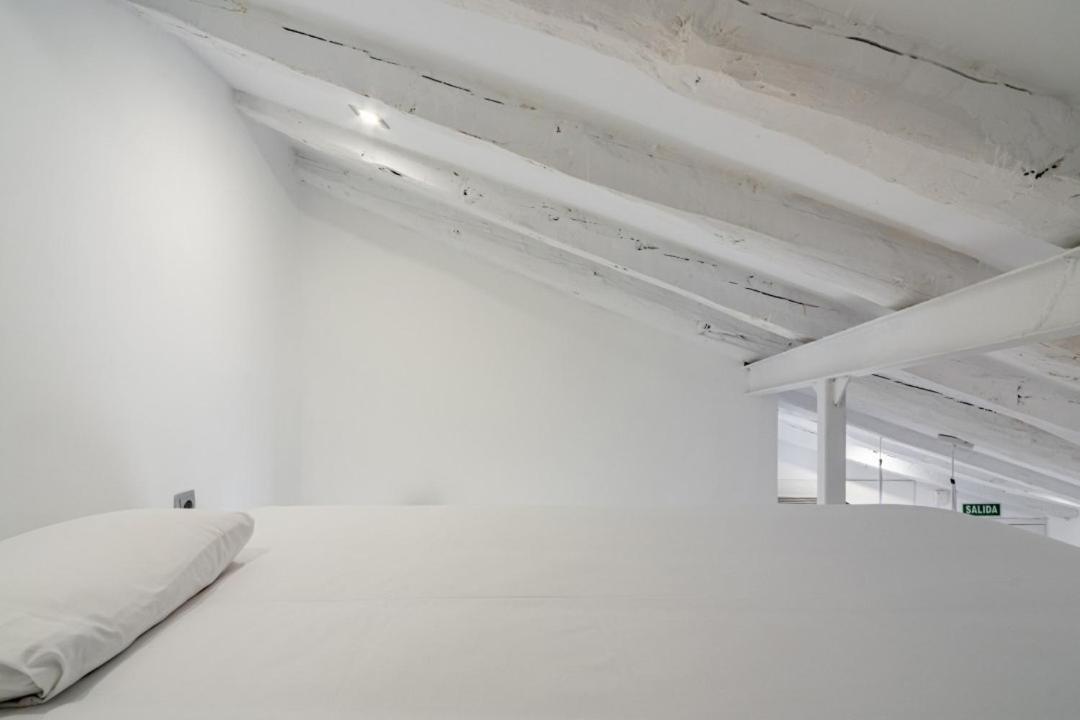 1 Bedroom 1 Bathroom Furnished - Sol - Bright Penthouse - Mintystay Apartamento Madrid