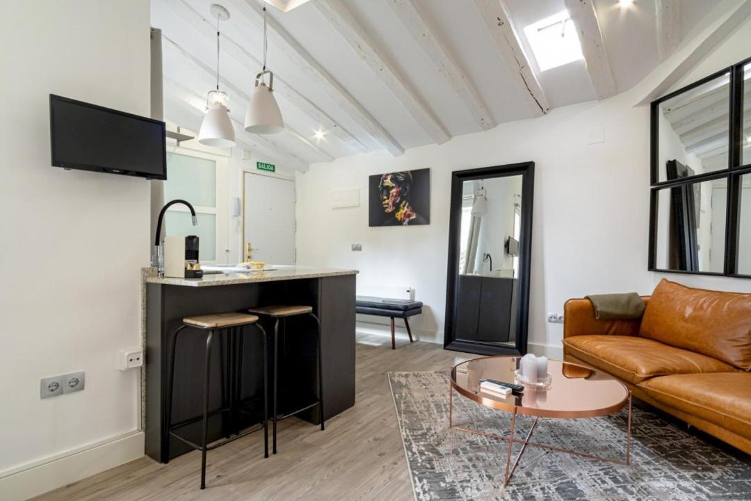 1 Bedroom 1 Bathroom Furnished - Sol - Bright Penthouse - Mintystay Apartamento