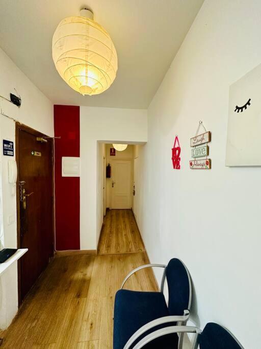 Apartment In Downtown