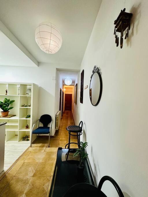 Apartment In Downtown *
