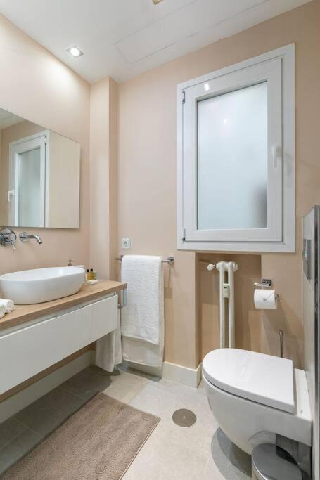 Apartment Spacious 3 Bedroom *