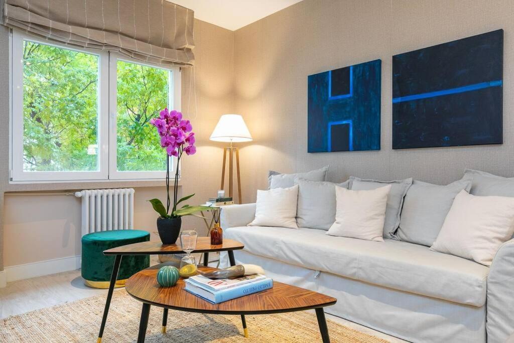 Spacious 3 Bedroom Apartment *