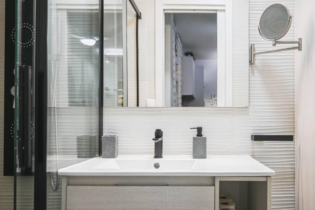 Apartment For Moderno Y Comodo En El Centro Temporal Emb50 Madrid