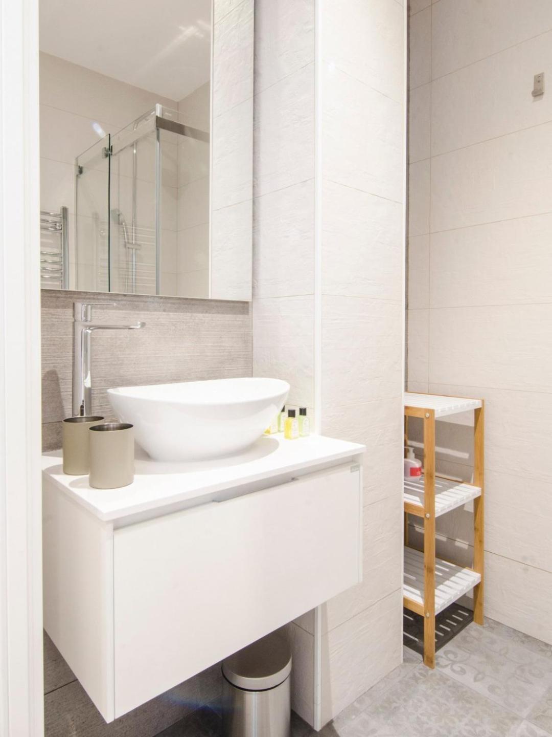 Modern And Cozy- 2 Bedrooms 2 Bathrooms- San Eugenio- Mintystay Apartment Madrid