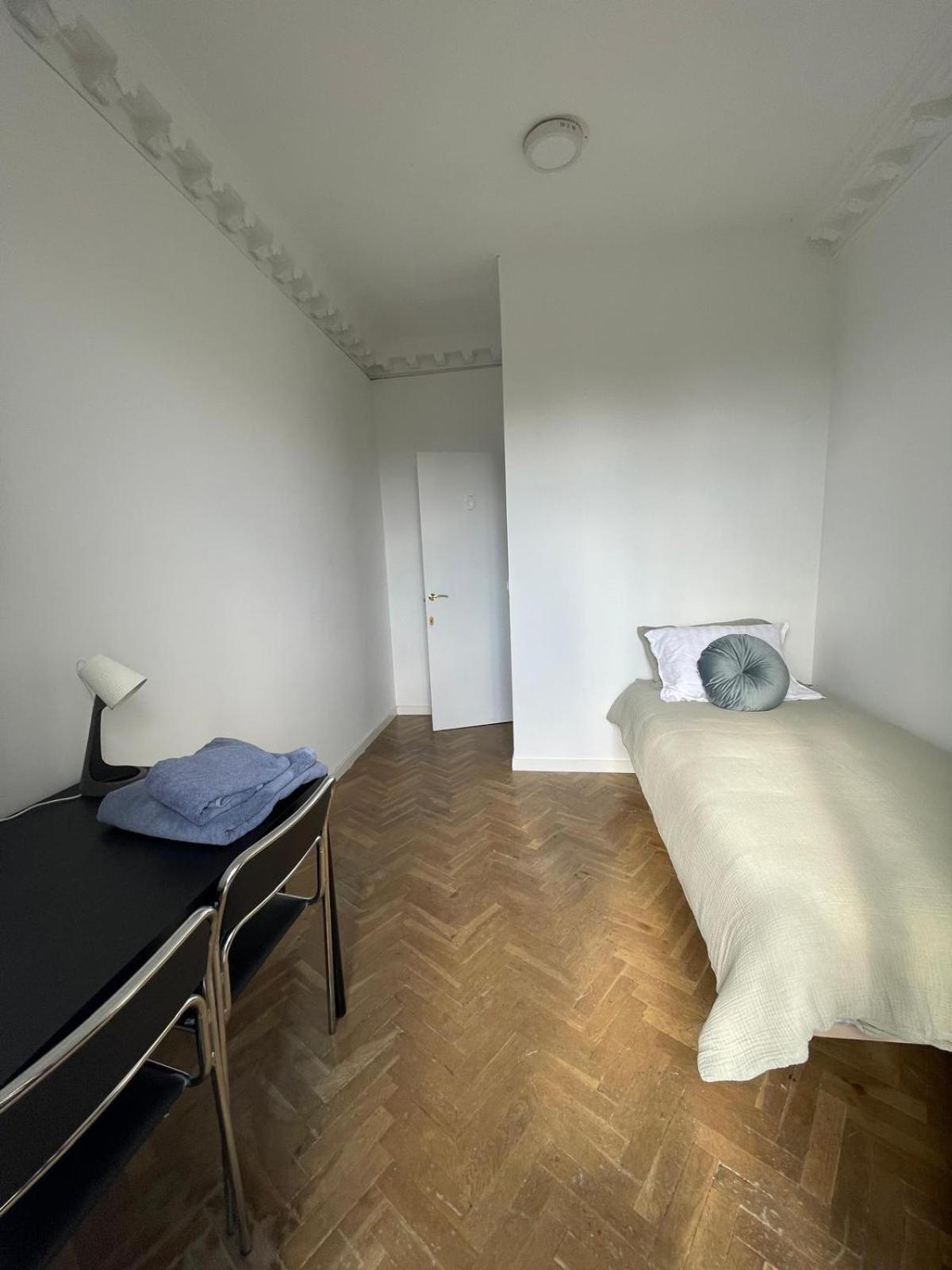 First Stop- Lope De Vega's Dream Coliving Gasthof *