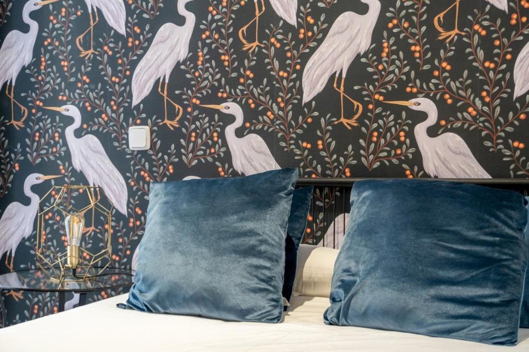 2 Bedrooms 2 Bathrooms Furnished - Malasana - Bright Stylish - Mintystay *