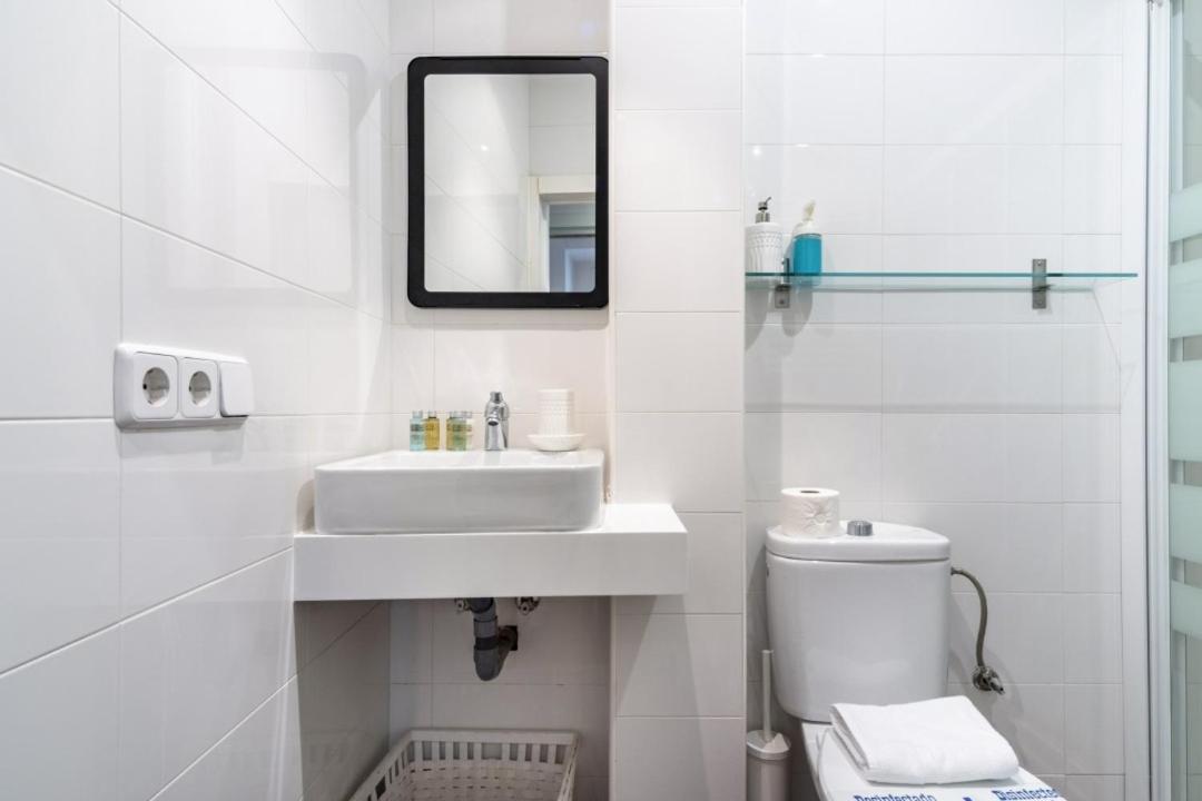 2 Bedrooms 2 Bathrooms Furnished - Malasana - Bright Stylish - Mintystay Apartment