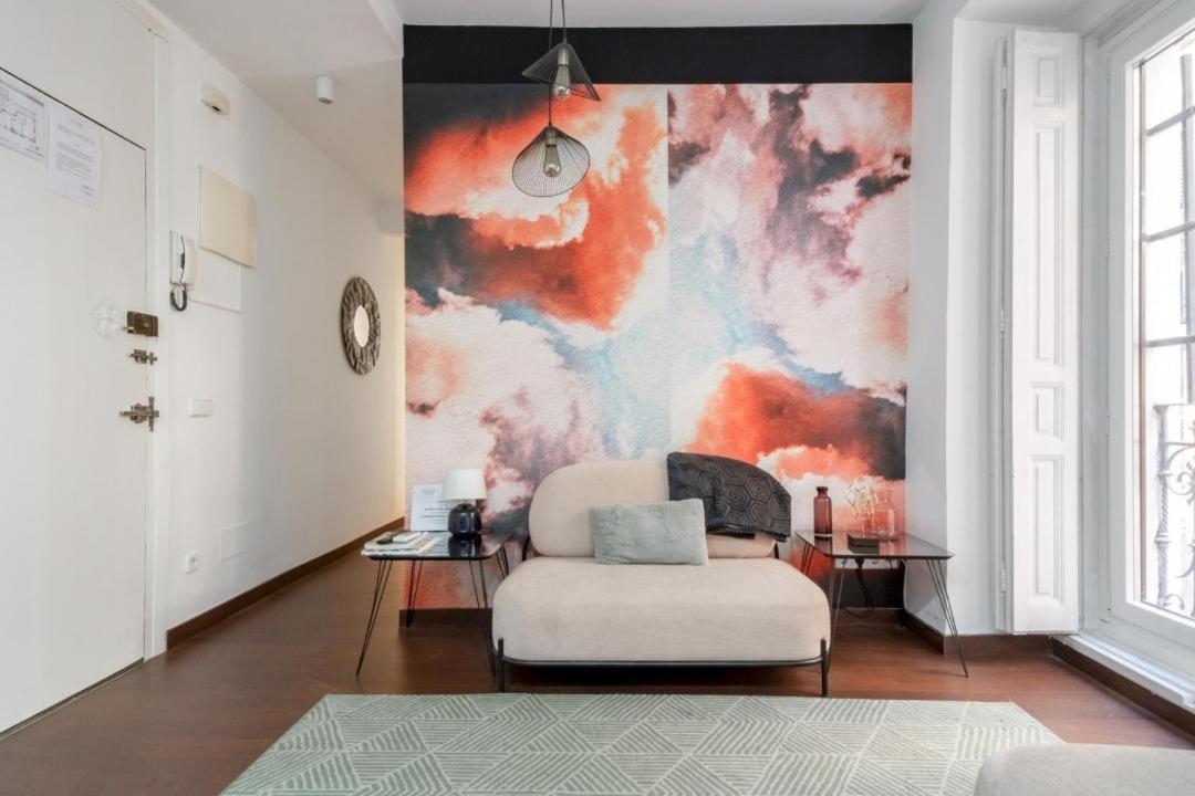 2 Bedrooms 2 Bathrooms Furnished - Malasana - Bright Stylish - Mintystay Apartment Madrid