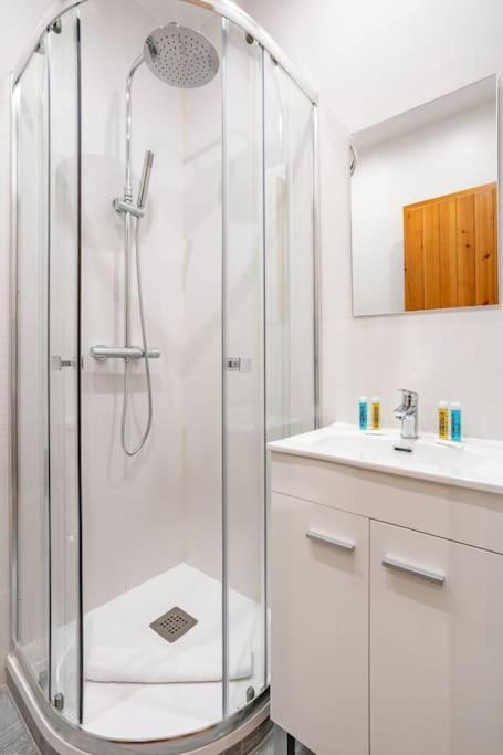Lejlighed Spacious Modern Flat In The Centre Of - Infantas *