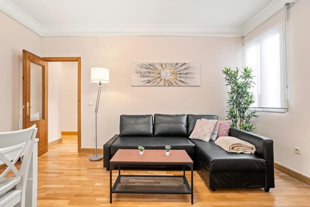 Spacious Modern Flat In The Centre Of - Infantas Lejlighed