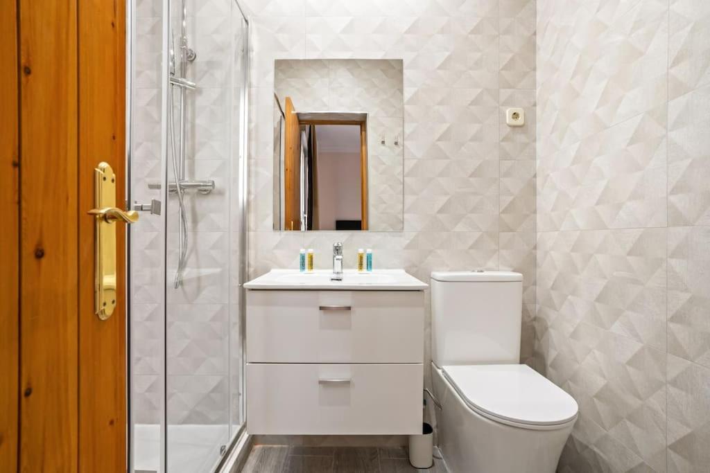 Spacious Modern Flat In The Centre Of - Infantas Madrid