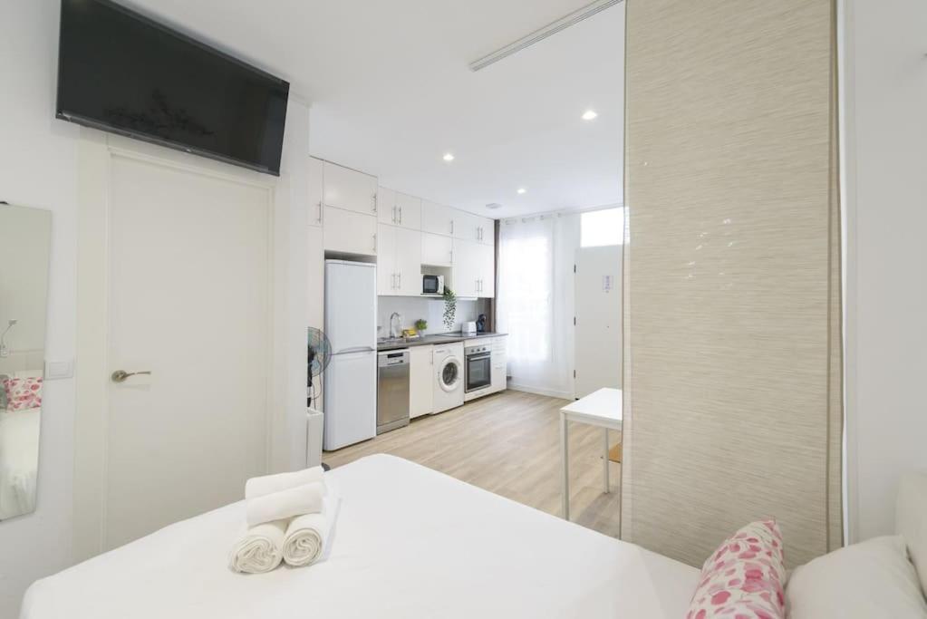Estudio Cerca De Metropolitano, Aeropuerto Y Ifema Apartment Madrid