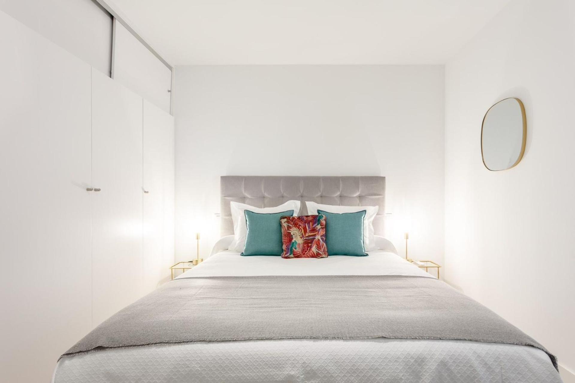 2 Bedrooms In Chamartin Area Orense Ii